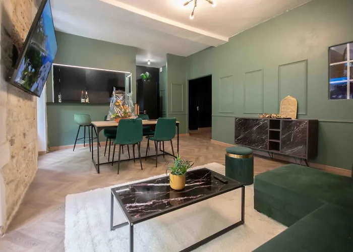 ### Avec Jacuzzi -option- ### Appartement Fontenay-le-Comte